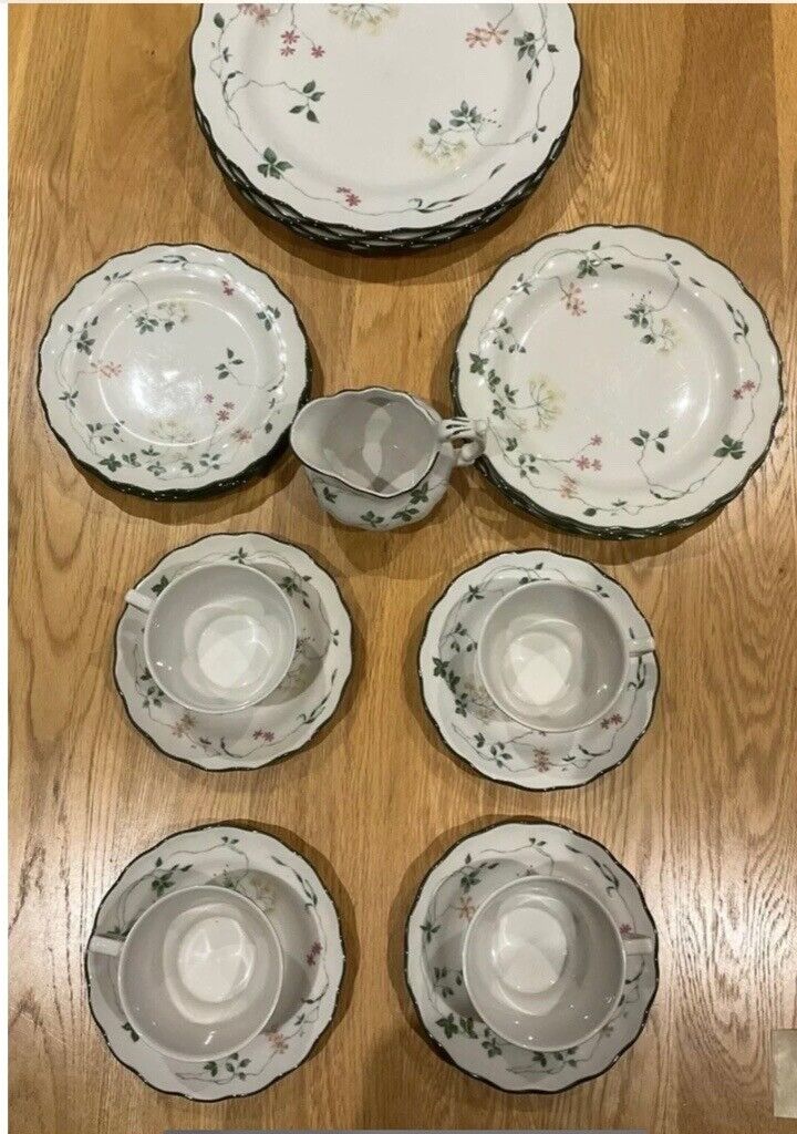 Royal Doulton Majestic Collection Set Of 4