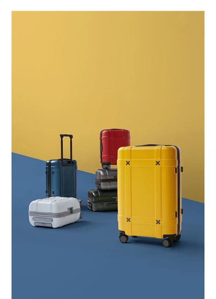 Big sale J L Y  light weight Suitcase, good quality,24 inch for ￡28