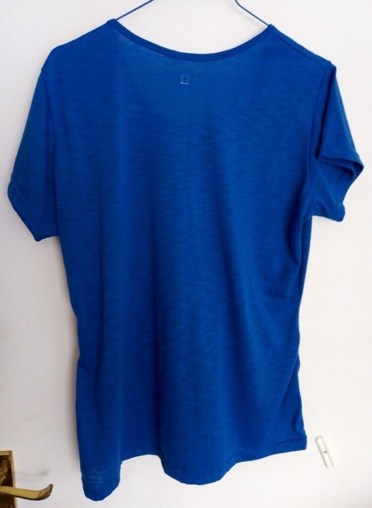 2 x Ladies UV protection tops - size 16 and 18 