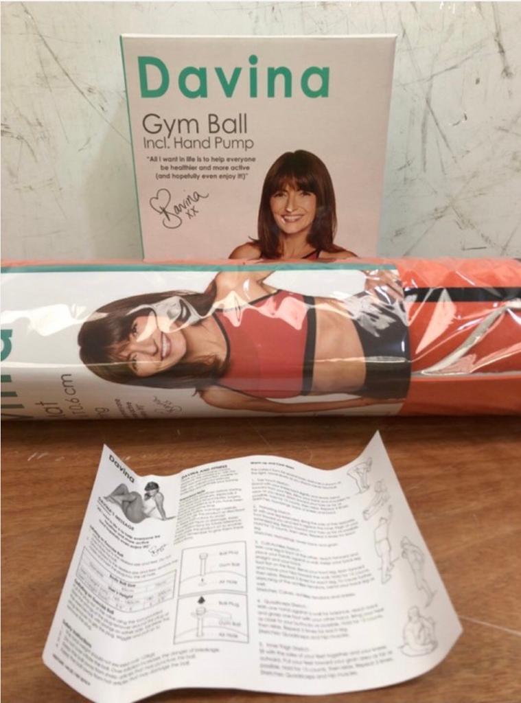 Brand new Davina McCall Exercise Fitness Yoga Mat & Gym Ball +Pump