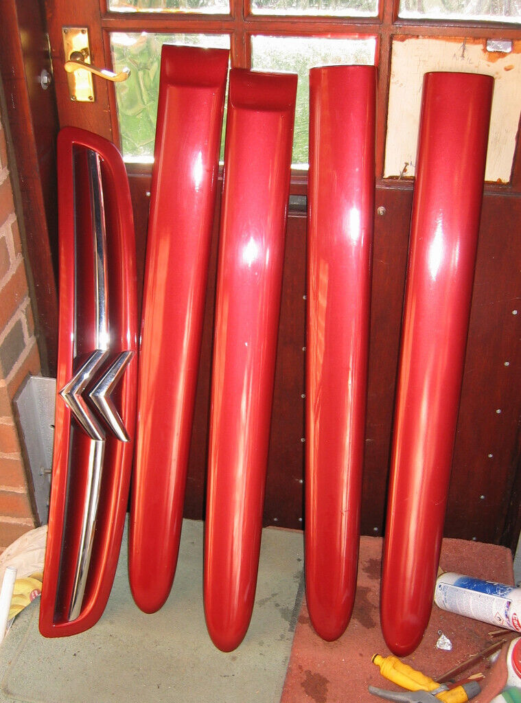 Citroen Xsara Picasso A complete set of red (wicked red) trim strips