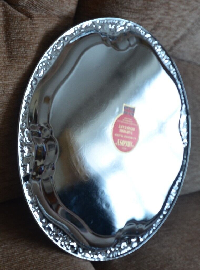 QUEEN'S SILVER JUBILEE TRAY 