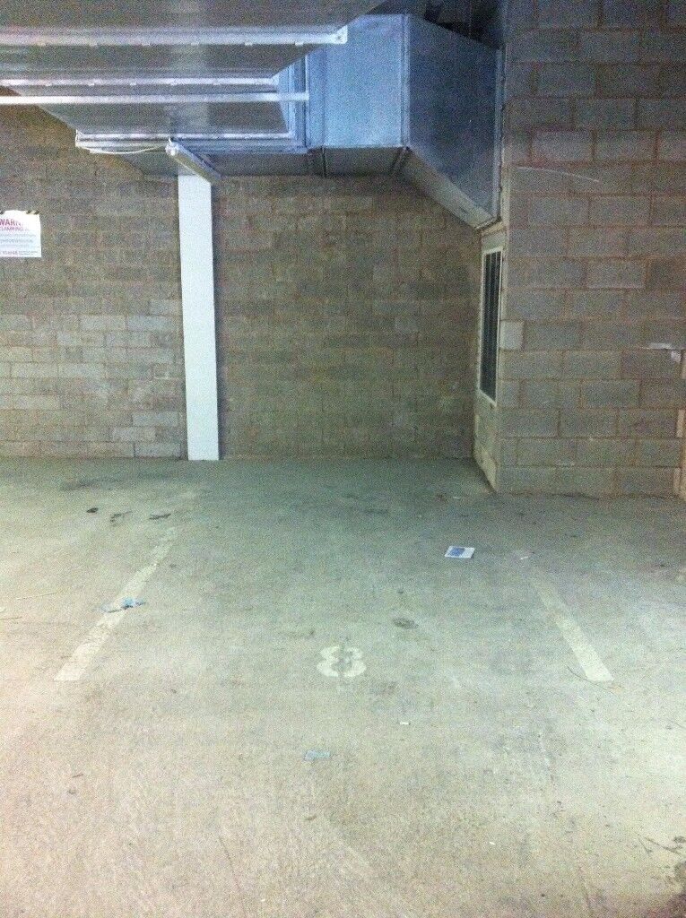 SECURE 24/7 UNDERCOVER PARKING - business district off Leeds Street, L3 2BB (4793)