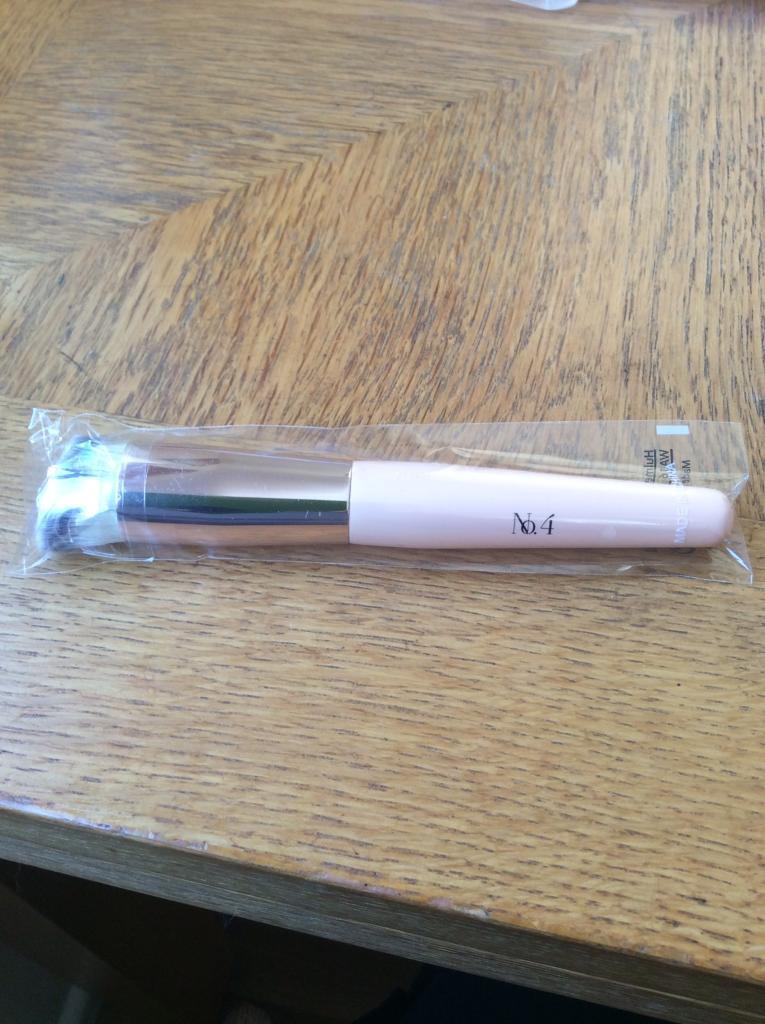 Doll 10 Precision Foundation Brush No 4