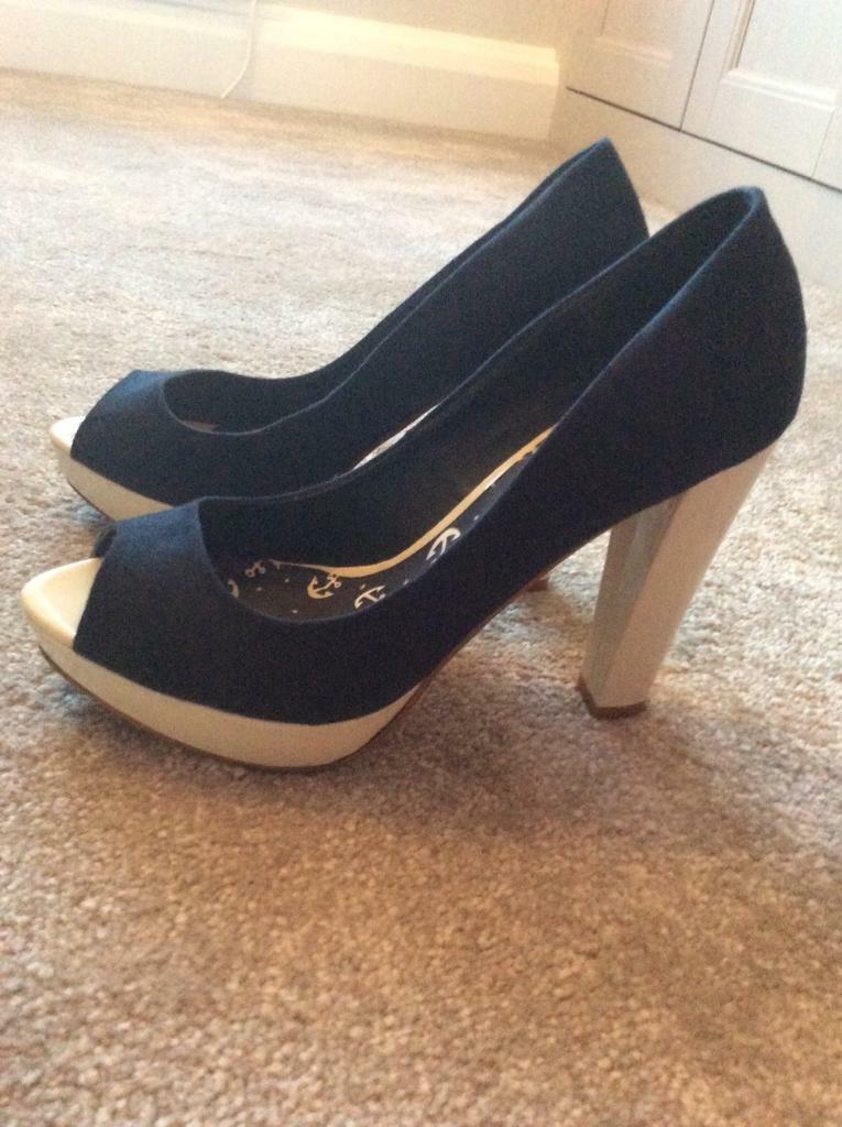 Ladies shoes