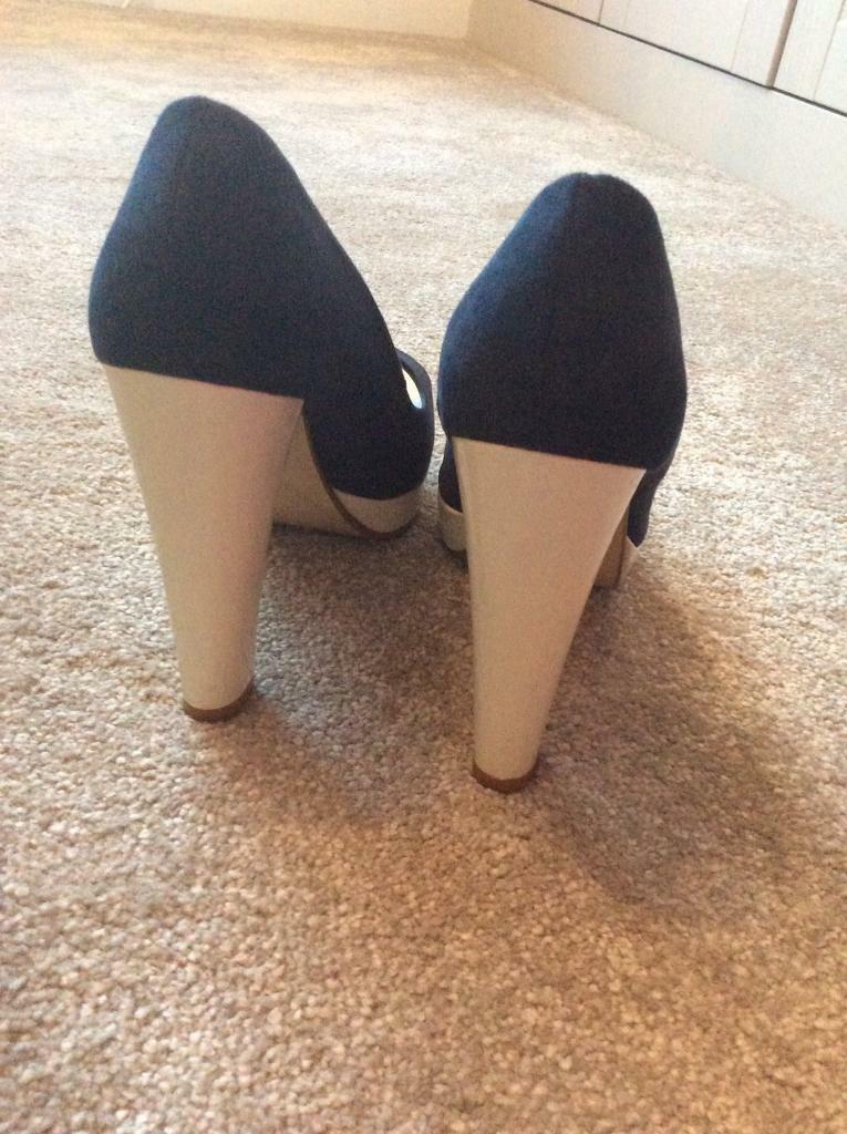 Ladies shoes