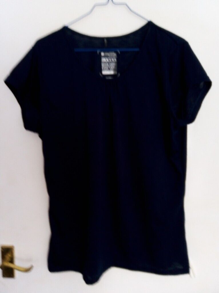 2 x Ladies UV protection tops - size 16 and 18 