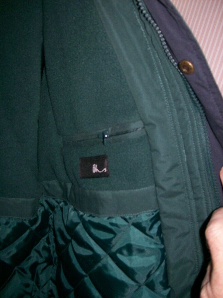 Bottle Green Short Jacket with minor Navy Blue trim (Unused) Size 38/40 RefC151/2 C151/2