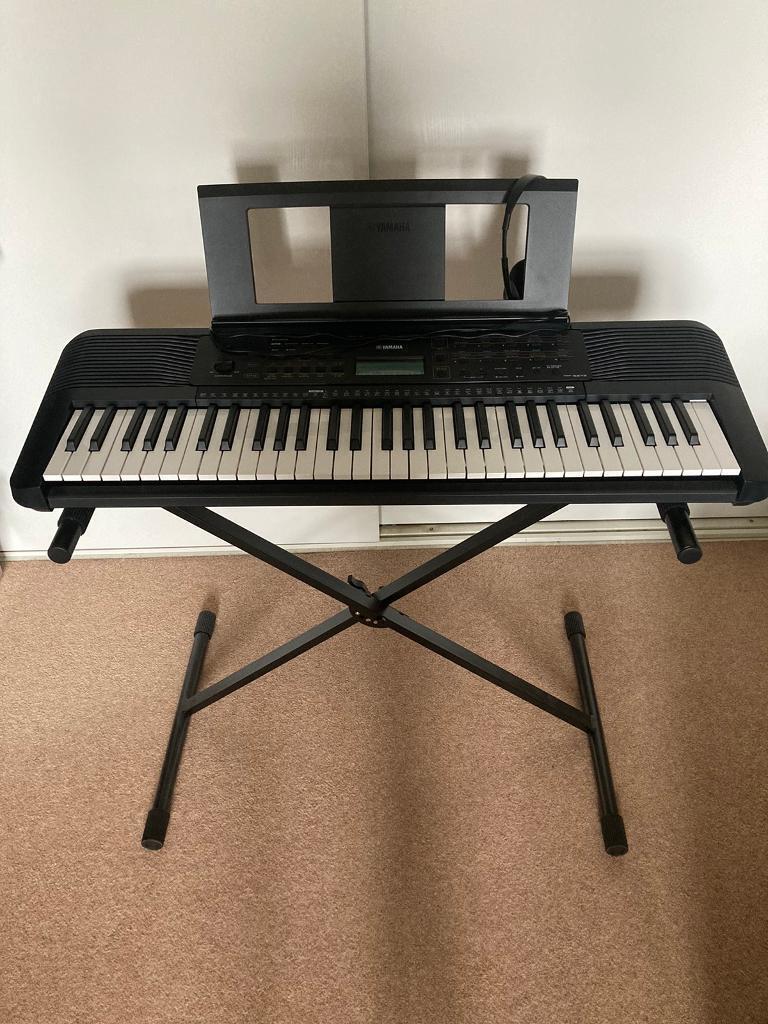 image for Yamaha Digital Piano - E273 black