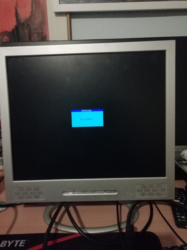   computer monitor 17"