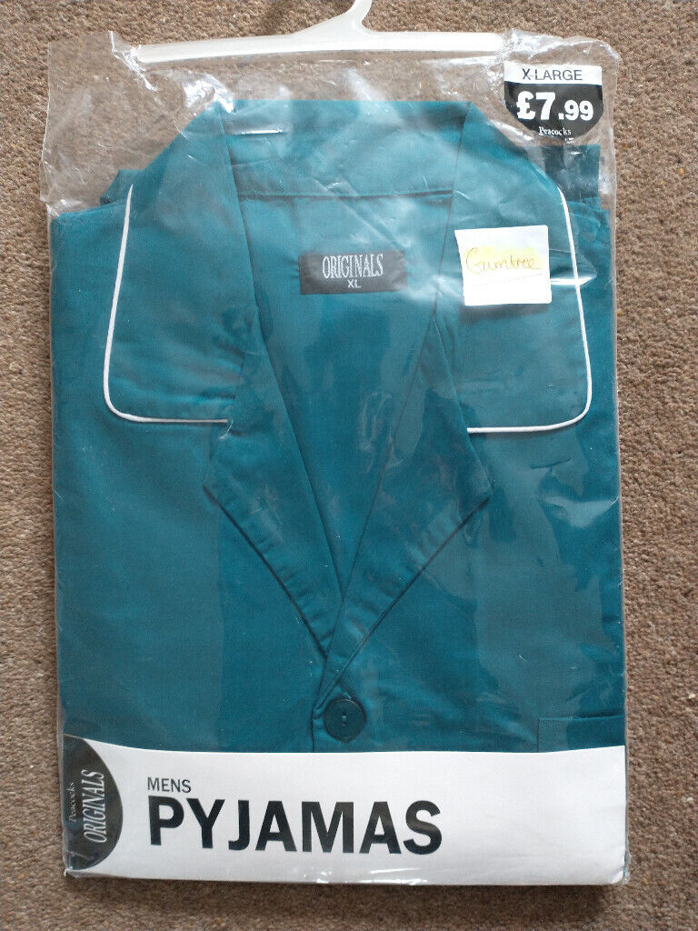  PYJAMAS (NEW) - 2 pairs, in wrappings. Traditional style. XL. Can be sold separately.