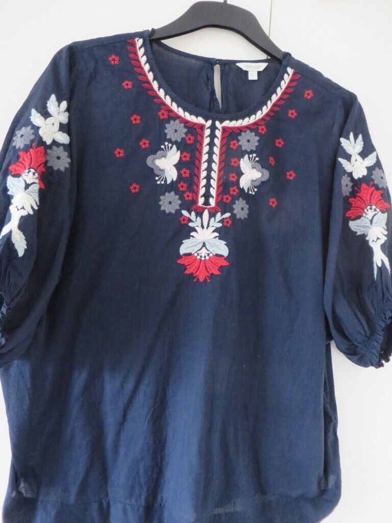 Monsoon 100% cotton navy top size Large AS NEW