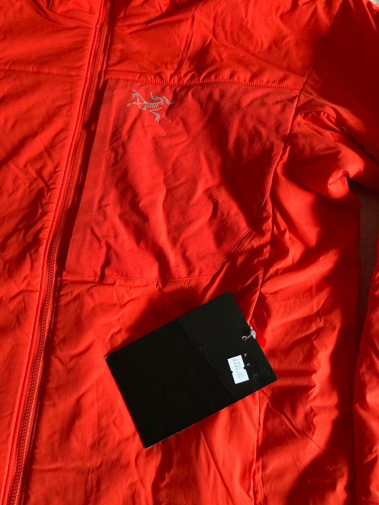 Brand new Arc’teryx Proton LT Hoody Men’s Medium