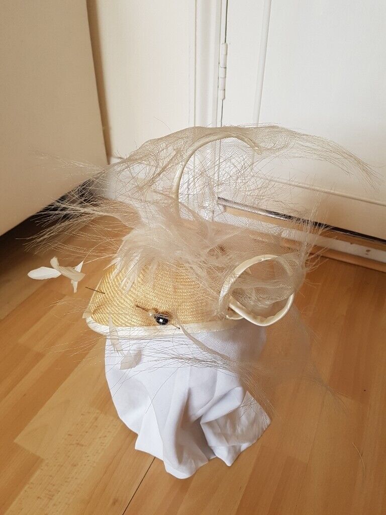 Beautiful Headpiece/ Hair comb for Wedding, Occasion, Ascot *LIKE NEW*