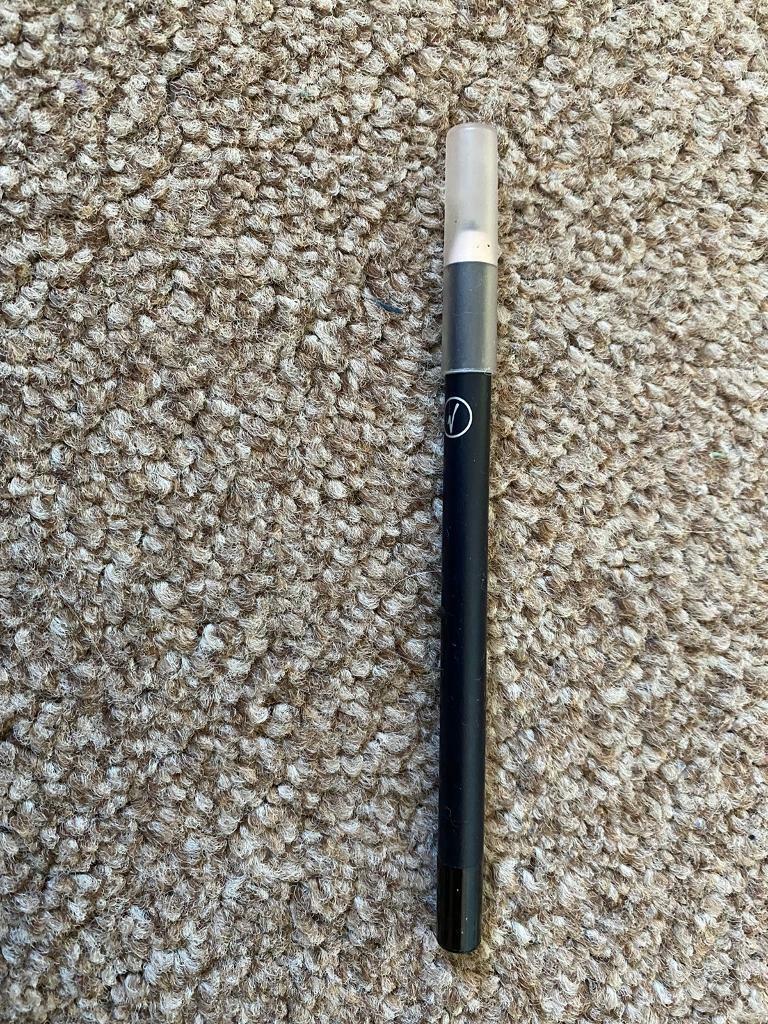 NEW. Virgin Vie eyeliner 