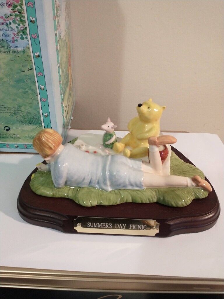 Royal Doulton Winnie The Pooh "Summers Day Picnic" BOXED NEVER DISPLAYED