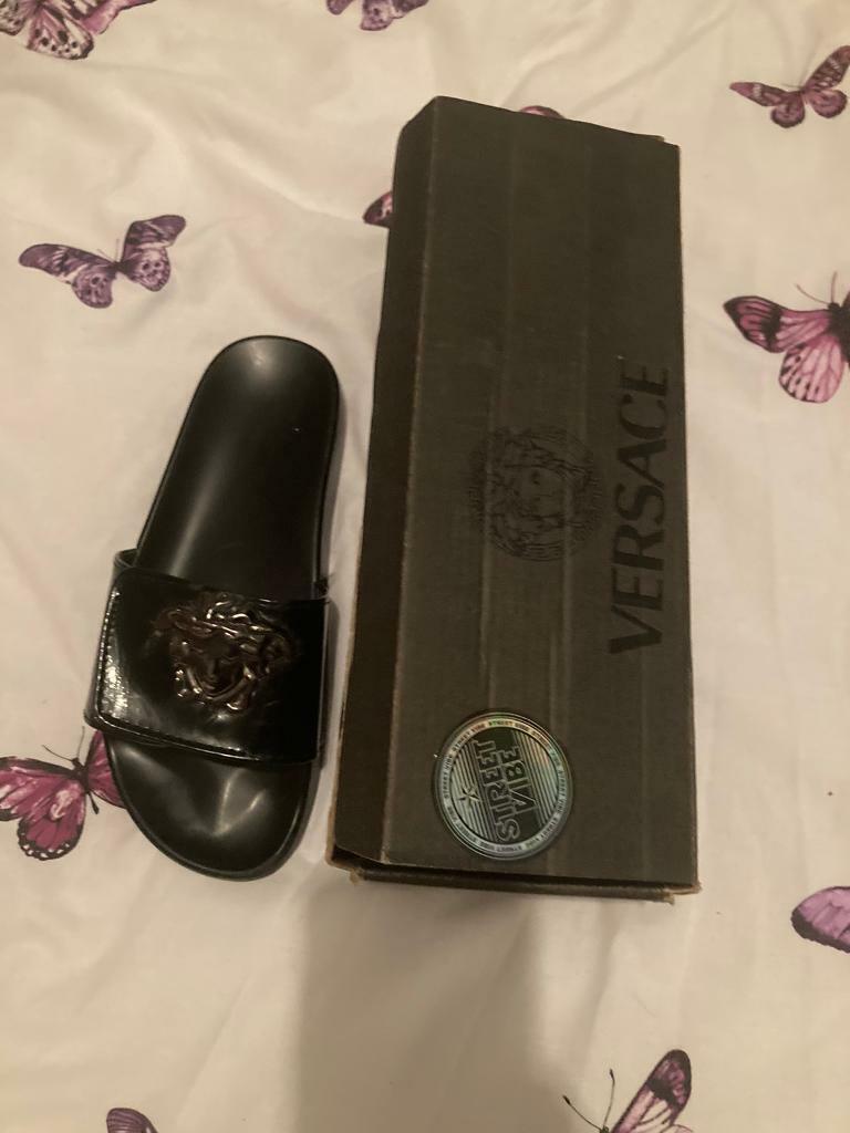 image for Flip flops exclusive sandals 