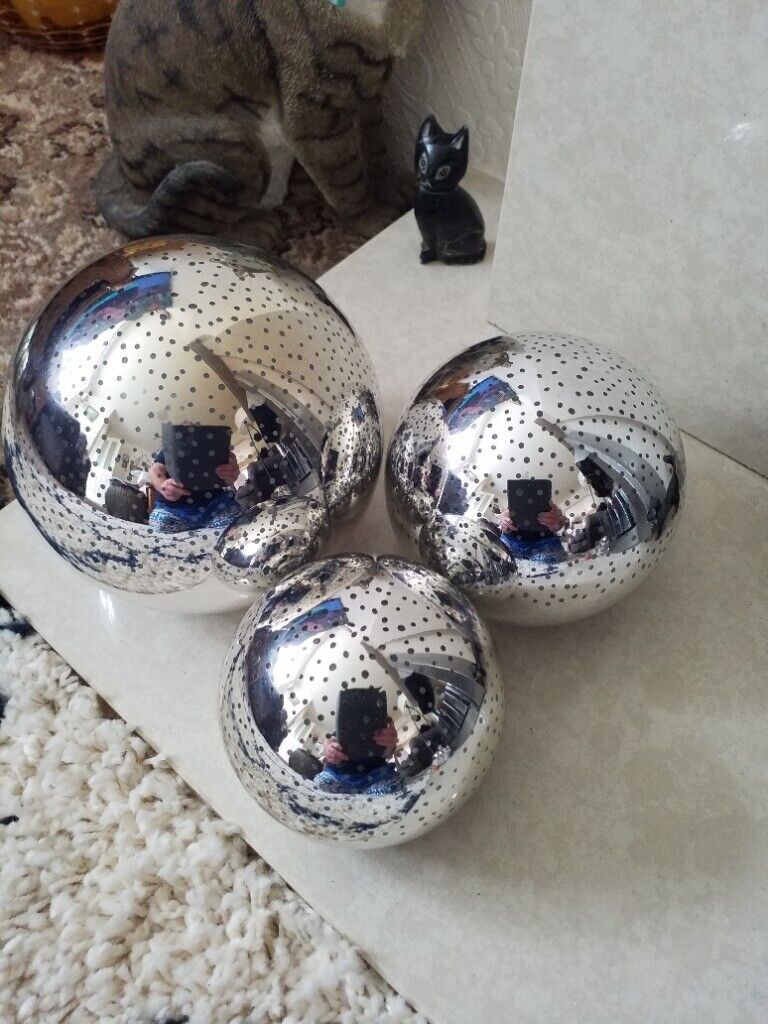 K BY KELLY HOPPEN .. ELEGANT SILVER SPHERES .. BRAND NEW!!