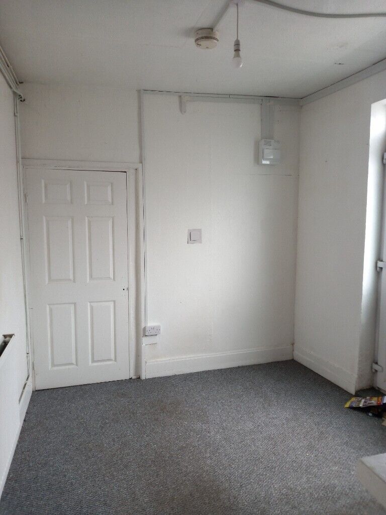 **LET BY** 1 BEDROOM APARTMENT**NORTH ROAD**DSS ACCEPTED**NO DEPOSIT **