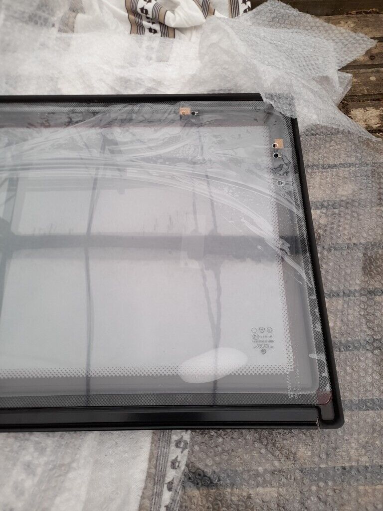 2018 coachman caravan side window 