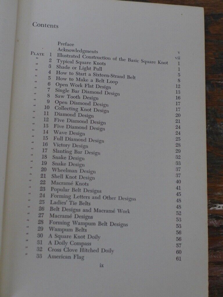 Collectable and rare vintage craft book: SQUARE KNOT HANDICRAFT GUIDE. Otherwise known as MACRAME.