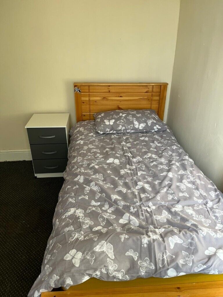 DSS ACCOMMODATION- HANDSWORTH- BIRMINGHAM