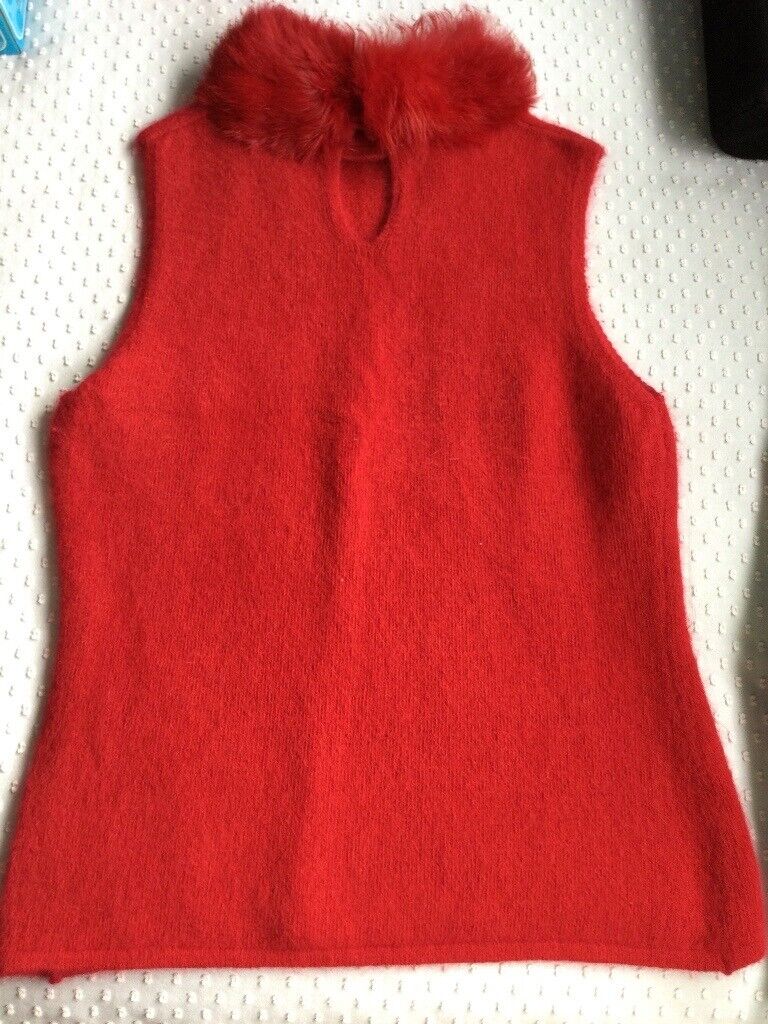 Ladies red jumper fur neck
