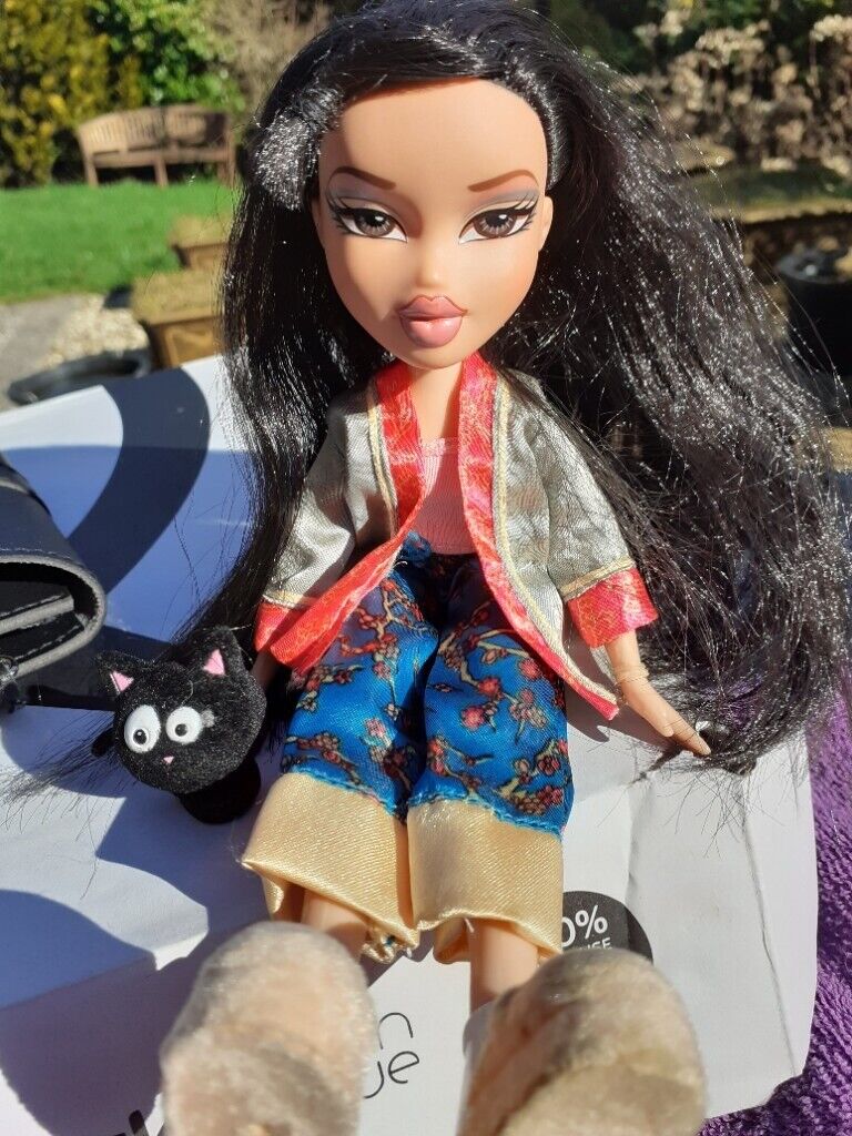 image for BRATZ Rare Jade Sleep-0ver Doll with small Petz 2006