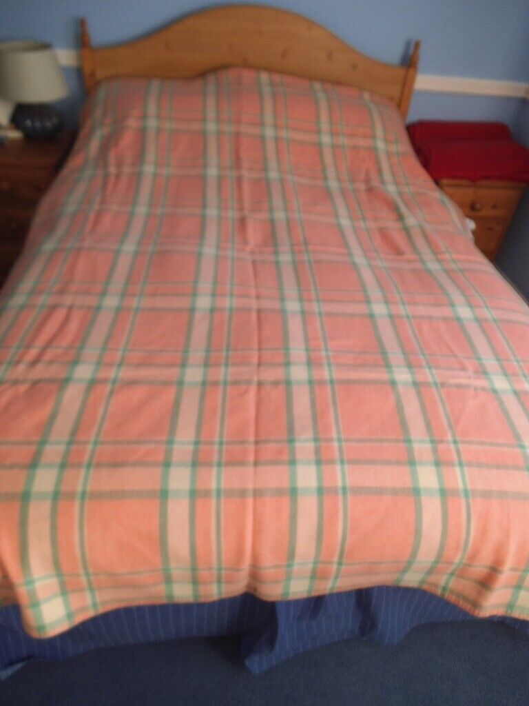 Welsh Wool Blanket Derw 100% Welsh wool Pink  / Cream /Green Plaid 