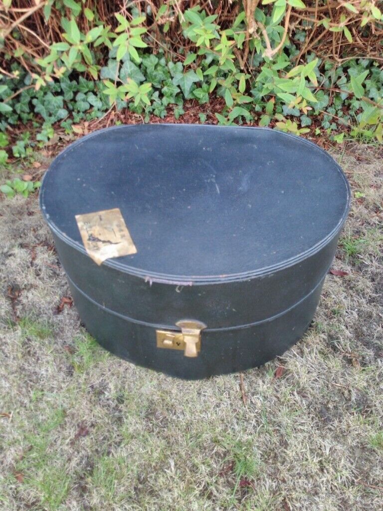  Hat boxes