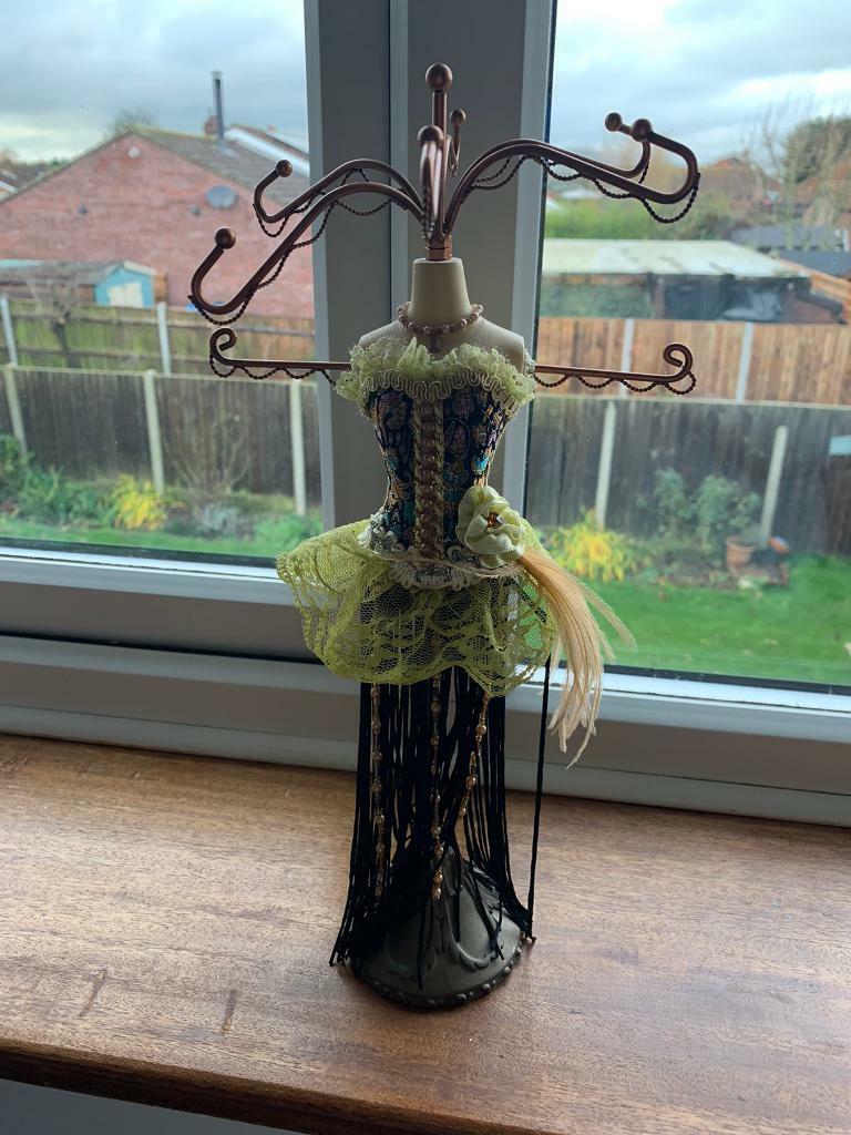 Jewellery stand mannequin