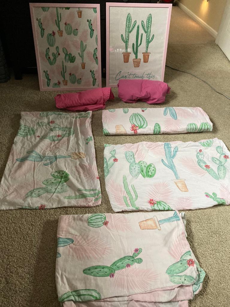 image for Cactus prints & 2 x single duvet covers & sheets 