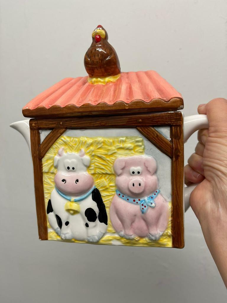 image for Animal cottage tea pot