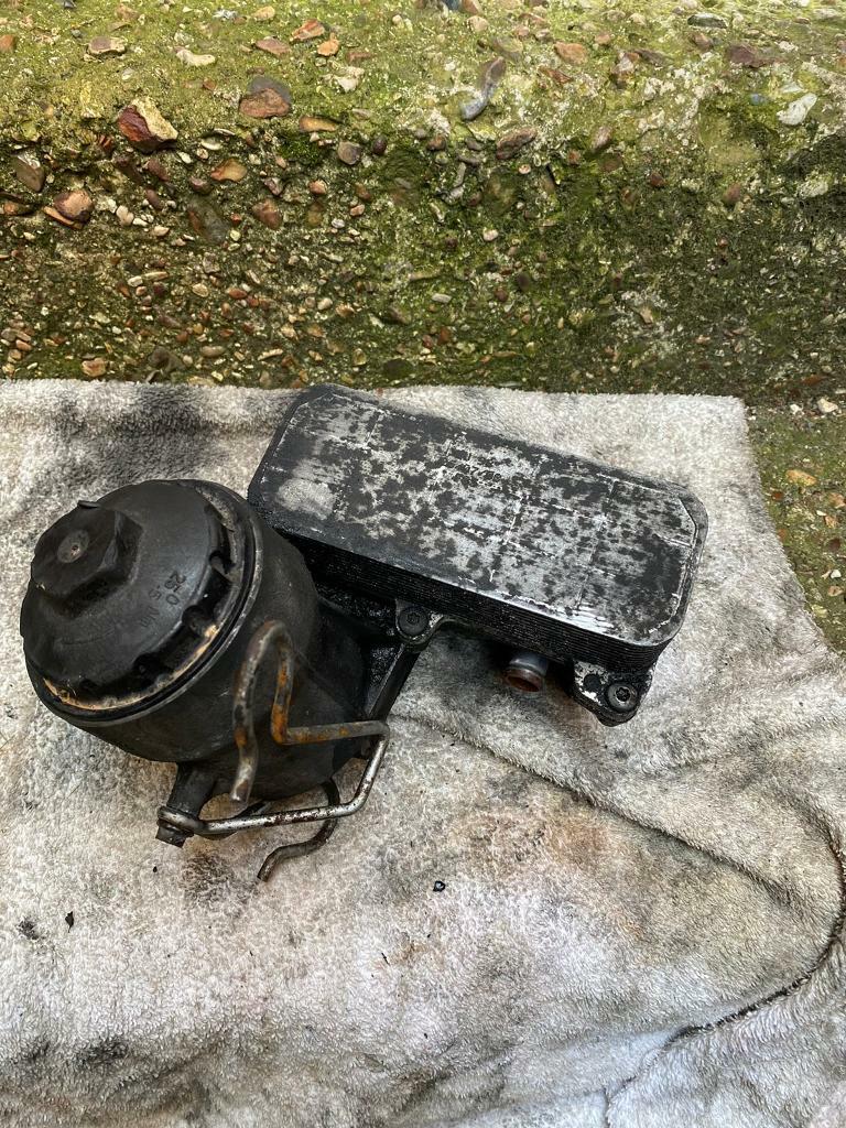 VW TOUAREG T5 2.5 TDI OIL COOLER & HOUSING 070115389D