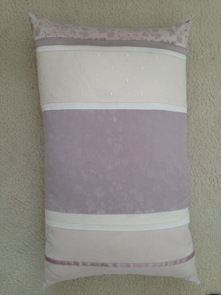 BEAUTIFUL LARGE LAURA ASHLEY CUSHION IN VERY GOOD CONDITION