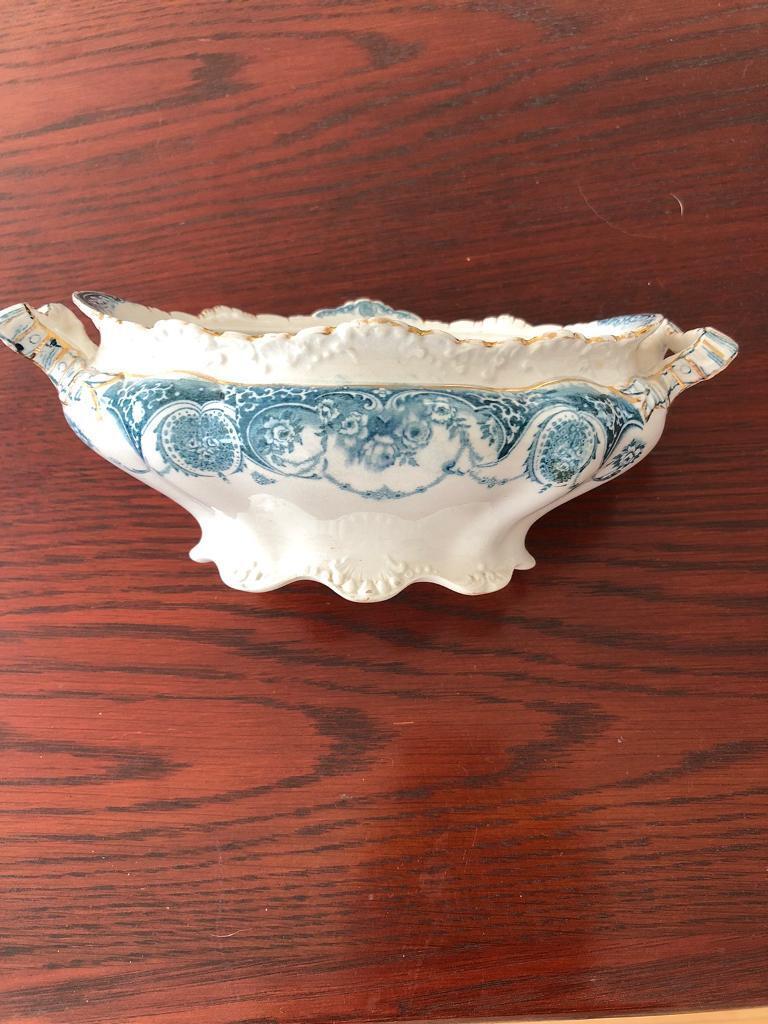Gravy/Sauce Boat with lid