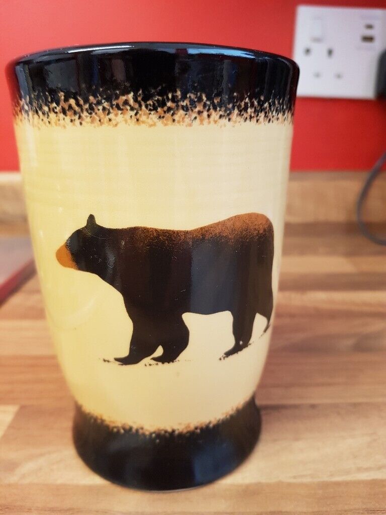Carvers Brushwerks Canada Stoneware Rare Big Bear Mug. Collection only