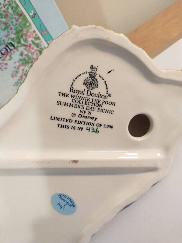 Royal Doulton Winnie The Pooh "Summers Day Picnic" BOXED NEVER DISPLAYED