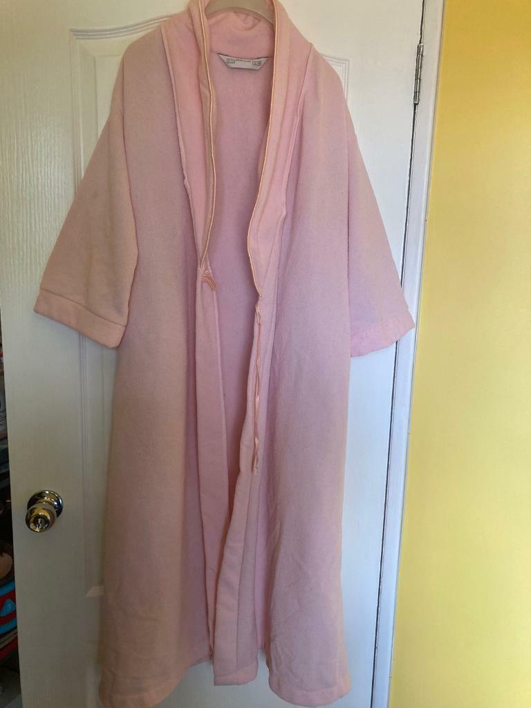 Ladies pink dressing gown size 10-12