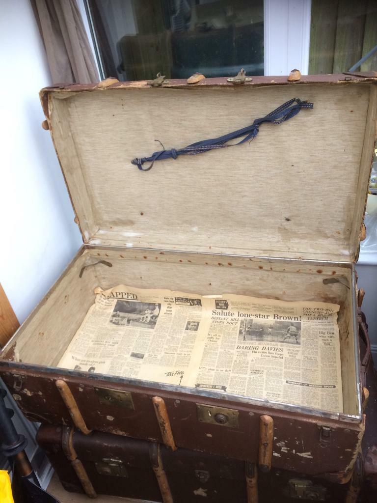 VINTAGE STEAMER TRUNK ANTIQUE STORAGE CHEST