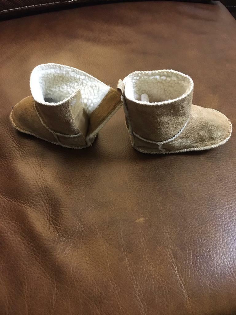 New, BaBaby Gap suede boots,