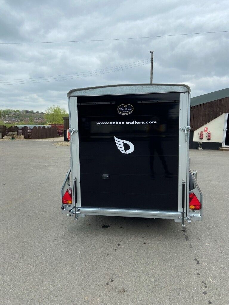 Debon C1300 motorcycle trailer enclosed New - £4450 + VAT ✅