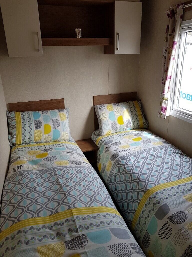Flamingo Land Caravan With Decking For Hire