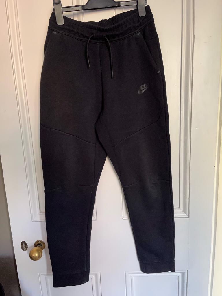 image for Boys Nike black jogger bottoms size large teenager
