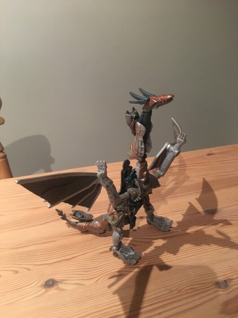 dragon to robot transformer toy