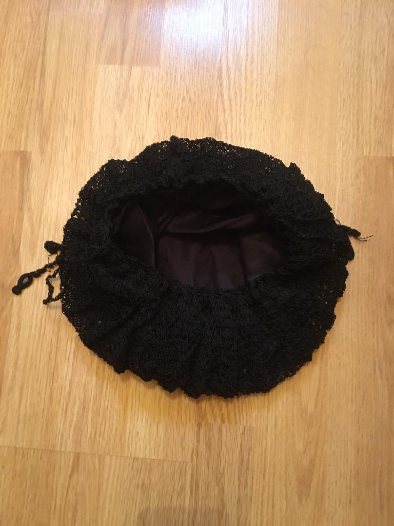 Black String effect Drawstring Round Bag 