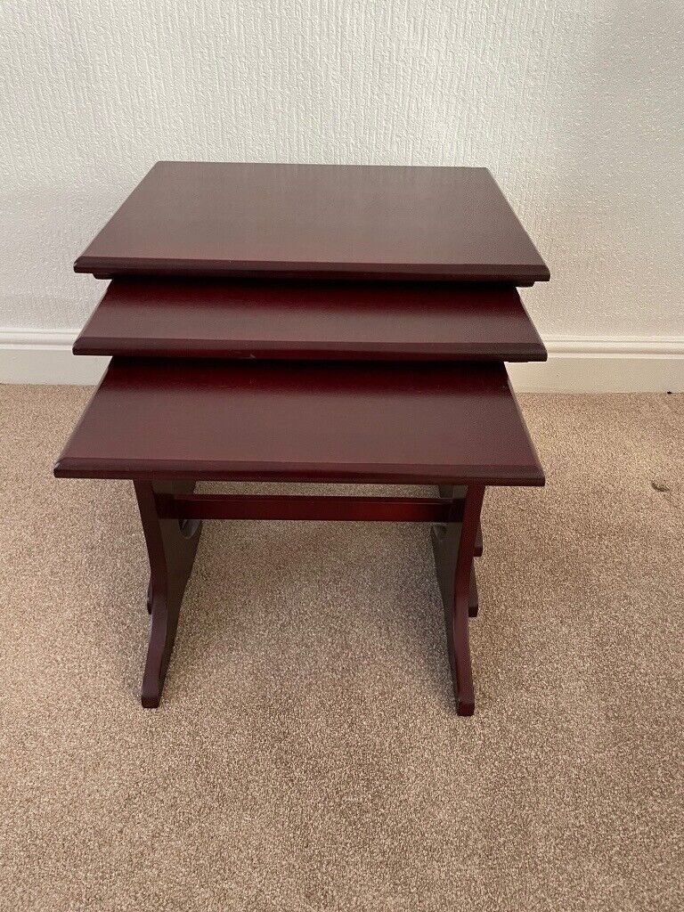 Set of 3 quality coffee table