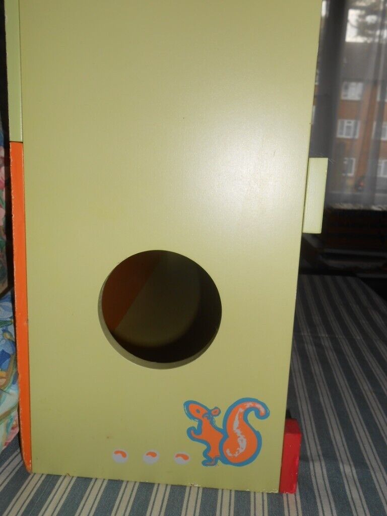 Vertbaudet Katherine Roumanoff book / storage shelf 