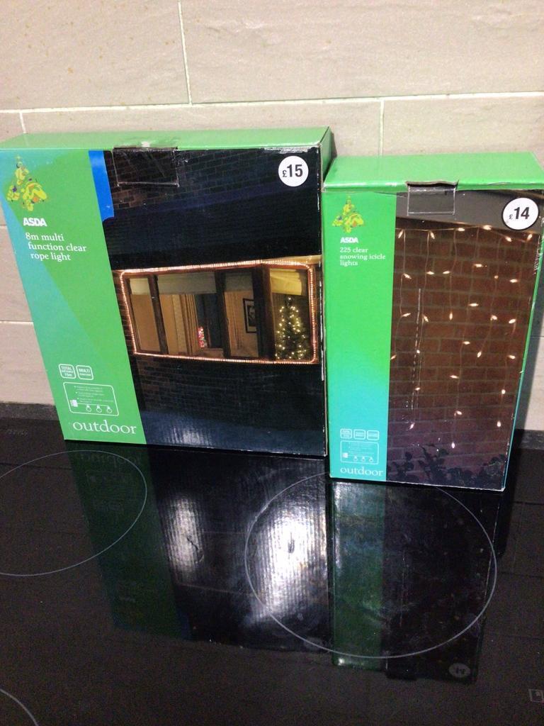 2 BRAND NEW BOXS CHRISTMAS OUTDOOR/INDOOR LIGHTS £15 FOR BOTH SETS 