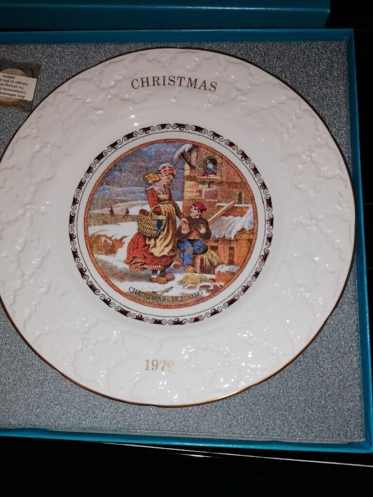 Coalport Christmas plates 